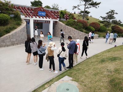 记者在现场|游客“打卡”小麦岛遭遇“如厕难”