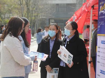 山东春招市场火热，青岛月薪7170元全省领跑，这几个行业人才需求高