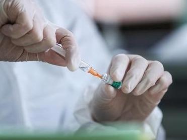 世卫组织：国药新冠疫苗易储存，还带疫苗瓶监测器