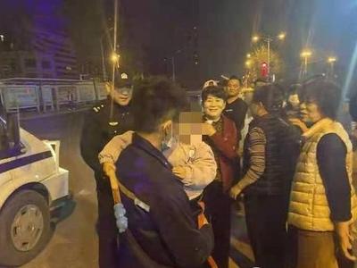 正能量！警民爱心接力找回走失三岁幼童