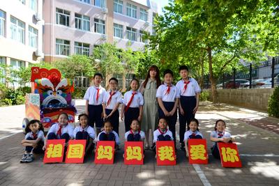 融知识于实践，迎“六一”，这个小学的同学们DIY“解放汽车”献礼建党百年！

