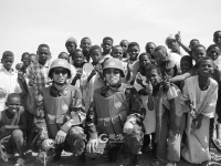 非洲维和实拍：60度高温沙漠，中国工兵找到水源打出数口井