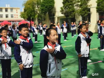 市北区心理健康教育活动月正式启动　操场上孩子们大声喊出“成长烦恼”