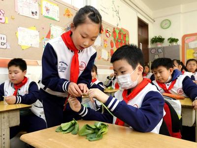 “六一”起施行的两部法律，将这样保护“少年的你”
