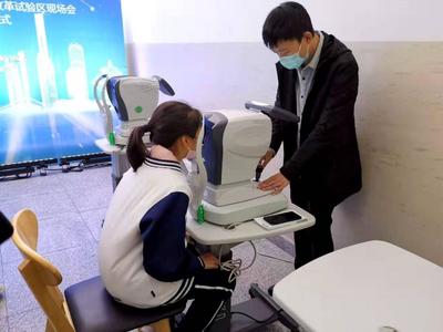 “小眼镜”占比超半数，如何守护孩子明亮的眼睛？