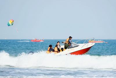 初夏将至，青岛的海滩怎一个美字了得