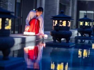 中式建筑风格，集休闲旅游、商务会议等多功能于一体，即墨古城再添文旅业态