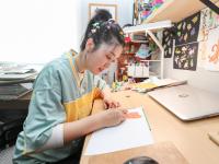 用卡通章鱼打卡网红景点，走近85后插画家韩煦的“偶遇式灵感”