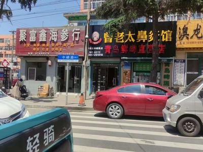 记者在现场 | 中崂路禁停标志下违停多，市民直呼“太任性” 