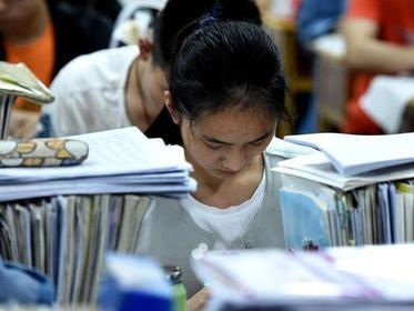 高考志愿填报咨询成为生意，这个意见值不值几万块？