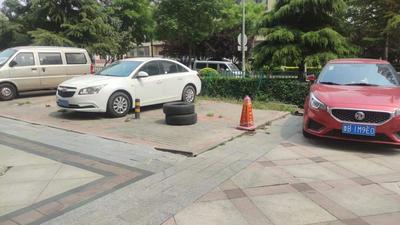 记者在现场 | 文安东路占车位问题回潮？官方：将加强巡查监管力度