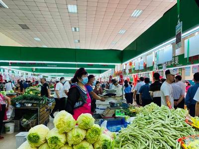 买一赠一、第二件半价……“临期”食品卖出“白菜价”，能安心“捡漏”吗？