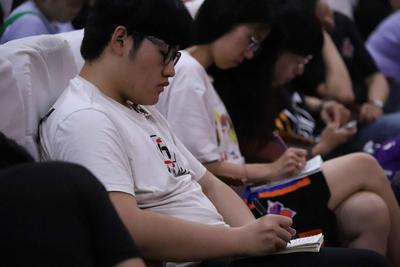 重温《青岛红色记忆》，青岛滨海学院举行主题党课宣讲活动