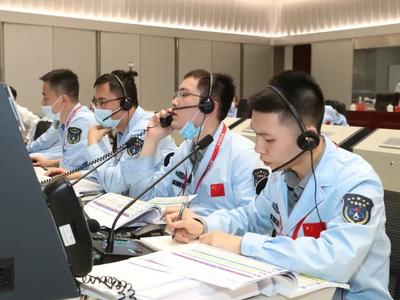 人帅声音还好听！“北京明白”小伙火了