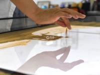 沙为墨 手为笔！女沙画师创作庆祝建党百年作品《不朽的赞歌》