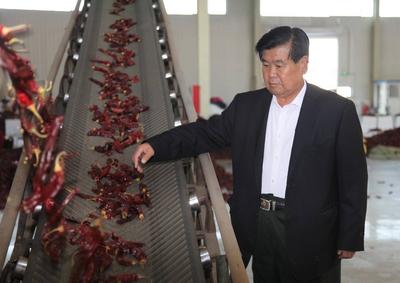 郭培正：从“卖油郎”到“辣椒大王”，把公益事业做了新疆|100个先模故事