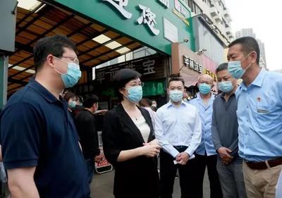 赵燕督导检查重点场所安全生产和疫情防控工作