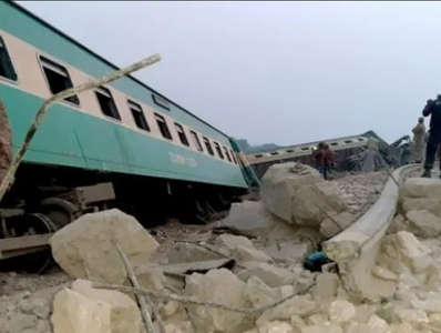 巴基斯坦火车相撞事故死亡人数升至36人，救援正进行