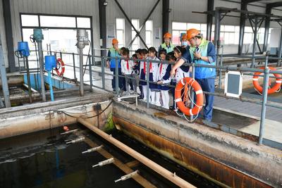见证污水“净白记” ！小学生走进水务公司参观学习
