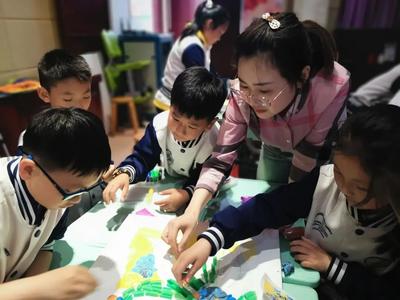 磨课、上课、评课……青岛北山小学开展集备展示课活动