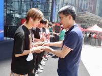 青岛市首届高校社团大赛上半年赛事颁奖典礼举行，70名学生现场受到表彰