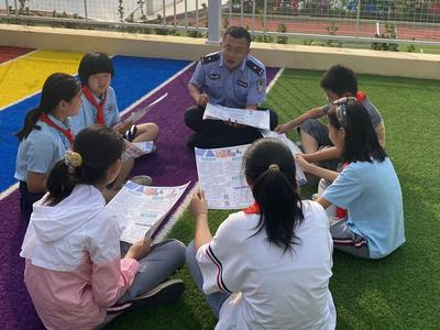 暖心！“安全教育”一个也不能少，民警给24个“海岛娃”上安全课