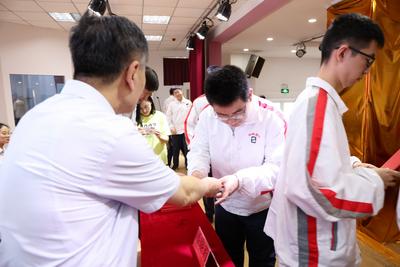 带上殷殷嘱托，超银学子向母校道别……