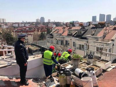 市南区： “拆违+改造”双管齐下，已整治老旧楼院2500余处