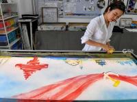 沙为墨 手为笔！女沙画师创作庆祝建党百年作品《不朽的赞歌》