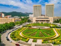 书香美景并存，这所大学堪称“5A级景区”