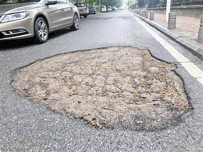 “三我”特刊|吐槽吧  上学路“真坑”！家长开车天天“障碍赛”