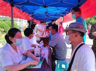 当好居民健康守门人；李沧区举行大型义诊