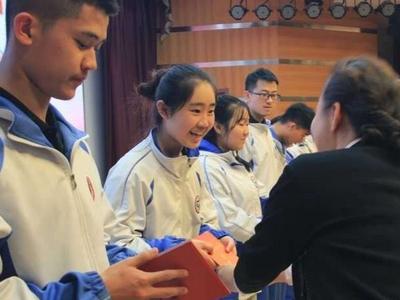 青岛聋校36人参加单招全部被大学录取！老师设计行程，天南海北陪伴学生赴考