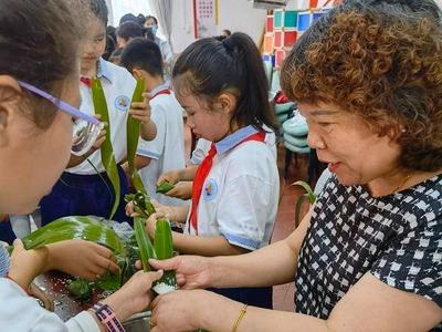 童心逐梦颂党恩，西吴社区联合敦化路小学与红色合伙人开展端午节主题活动
