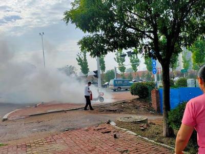 老人雨中摔倒、乘客车内发病……危急时刻，青岛好司机的举动“亮”了