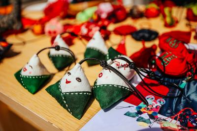 汉服秀、香囊制作、编绳…端午临近，来体验非遗民俗吧！