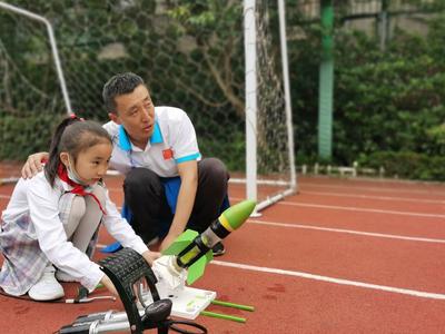 来校园玩一场科技大PK吧！