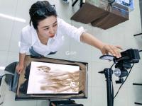 沙为墨 手为笔！女沙画师创作庆祝建党百年作品《不朽的赞歌》