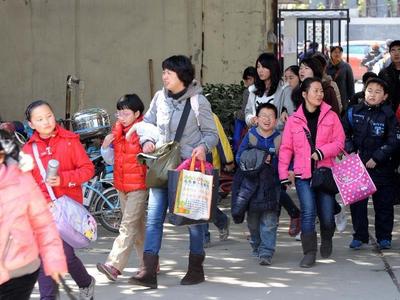 国家医保局：将参保女职工三孩生育费用纳入保障