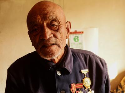 他们曾参加解放战争中最激烈的战役！以镜头为名，向这13位九旬老战士致敬|红色印记·老兵画传③