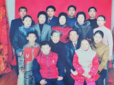 百户文明家庭风采 | 曲崇太、刘华英家庭：传承“孝忠和善谦诚勤朴”的家风