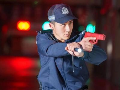 个人三等功！大二警校生亮身份回应威胁，后续来了