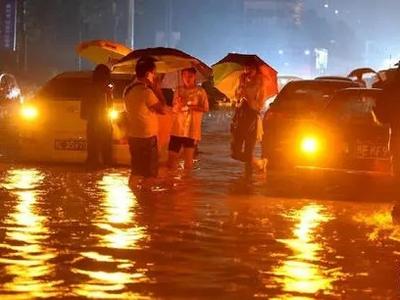 六问河南特大暴雨：这里为何成为全国强降雨中心？