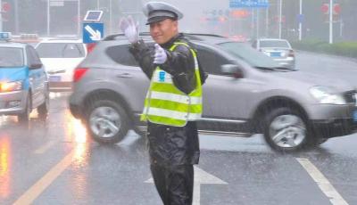 参战警力11290人！青岛公安启动防汛战备