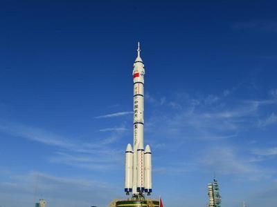 为实现太空行走，他带领神十二航天员水下训练4个月