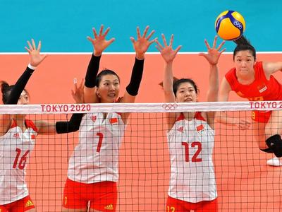 中国女排3-0击败意大利，取得小组赛首胜