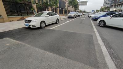 回头看|管线施工留“尾巴” 坑洼路面已回填