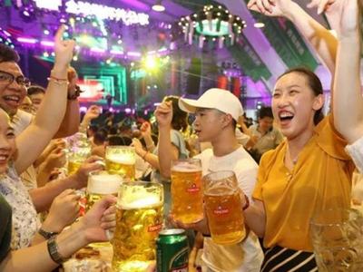 品鉴啤酒节 | 国评委推荐的青岛纯生，够鲜、够爽！