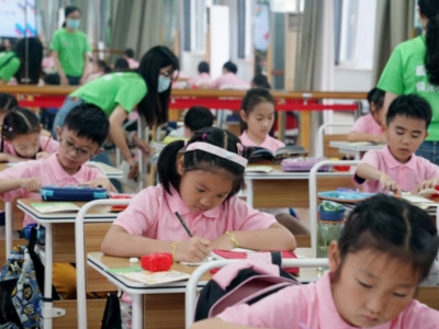 网传“两地试点取消教师寒暑假”？官方发布说明：不实！