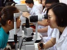 看视频、玩手游、网上冲浪，暑期警惕孩子患上干眼症